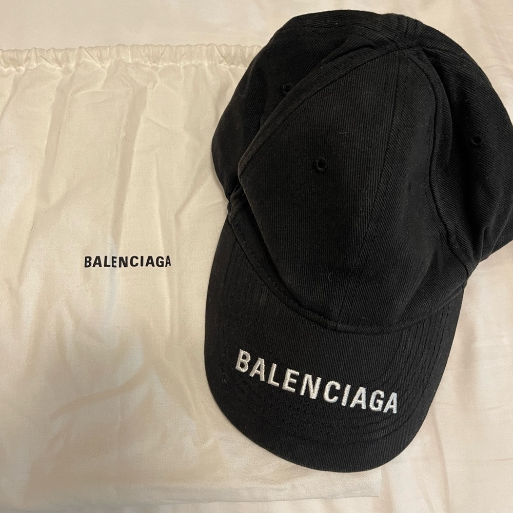 BALENCIAGA black logo cap
